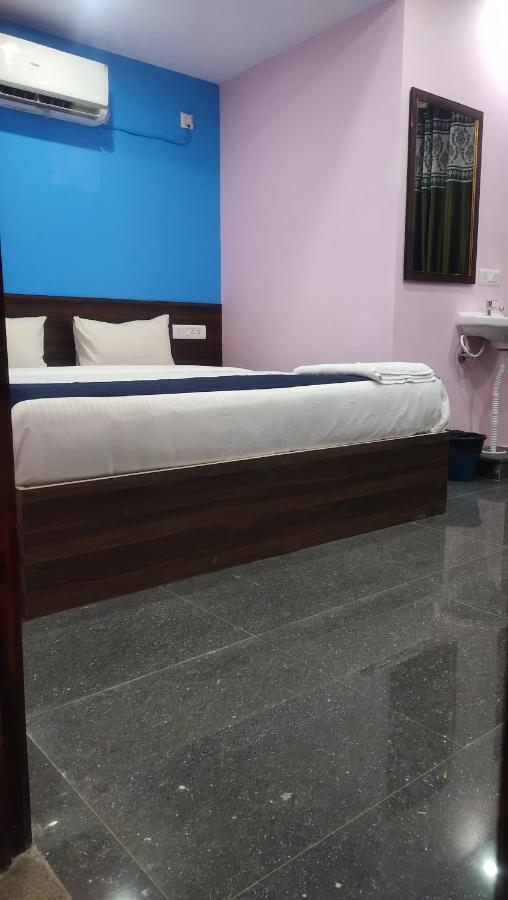 Grand Meridian Hotel 3*