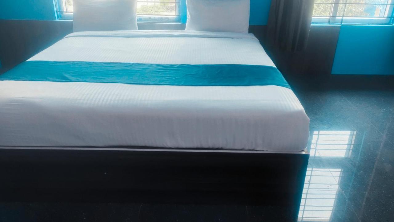 Grand Meridian Hotel 3*