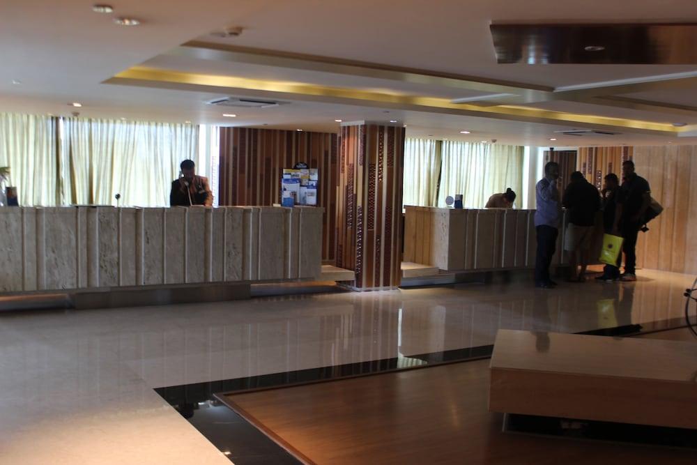 Davanam Sarovar Portico Hotel 4*