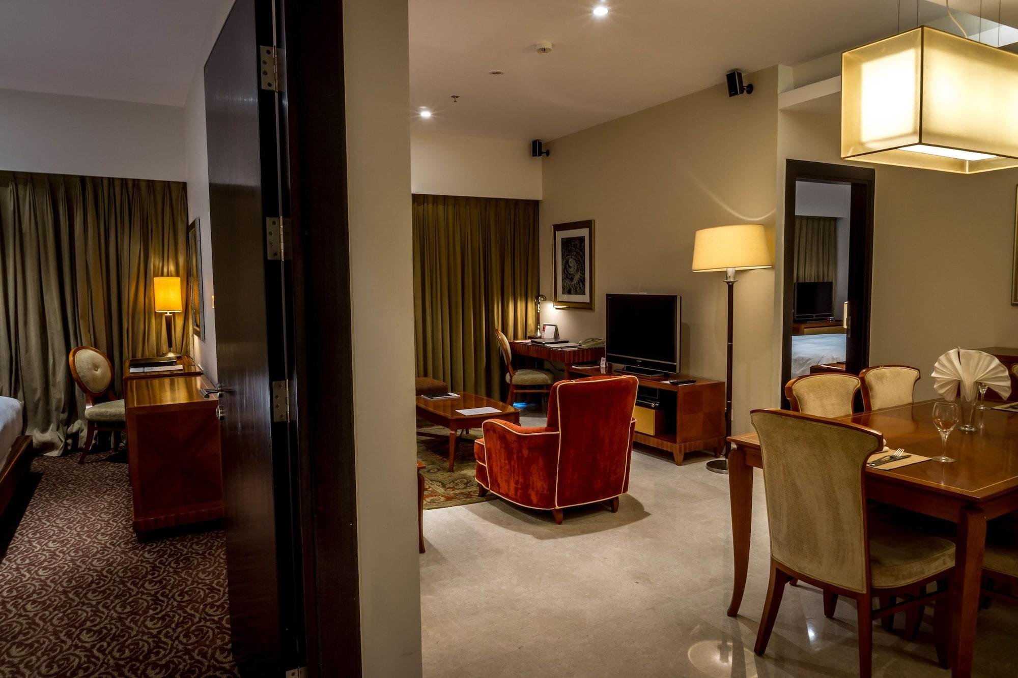 Hotel Oakwood Premier Prestige
