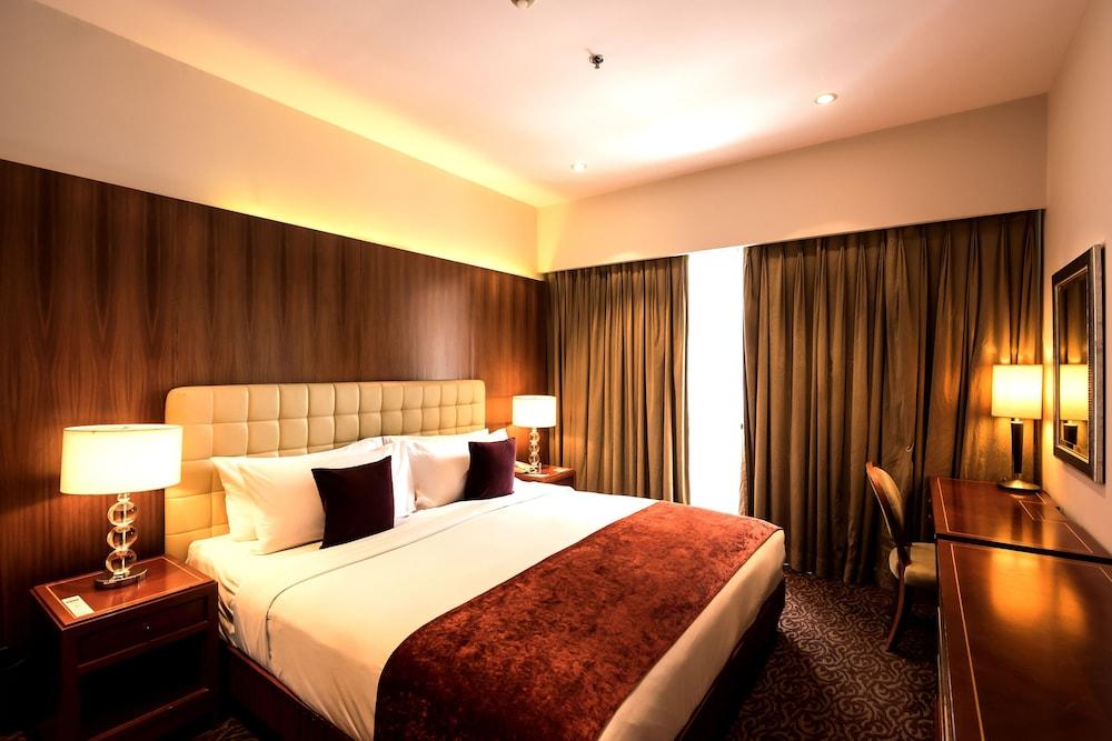 Oakwood Premier Prestige Hotel