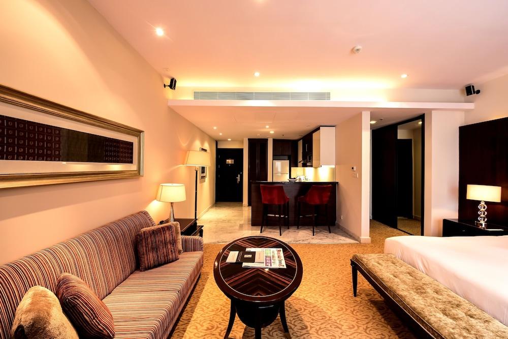 Oakwood Premier Prestige Hotel 5*