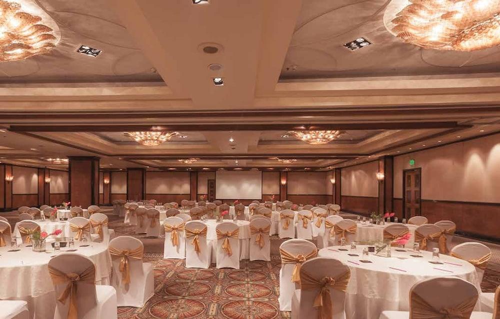 Taj Mg Road 5*