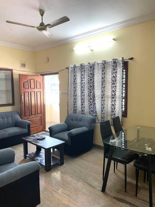 Apartment 2 - Bedroom With Balcony Beautiful View. Bangalore