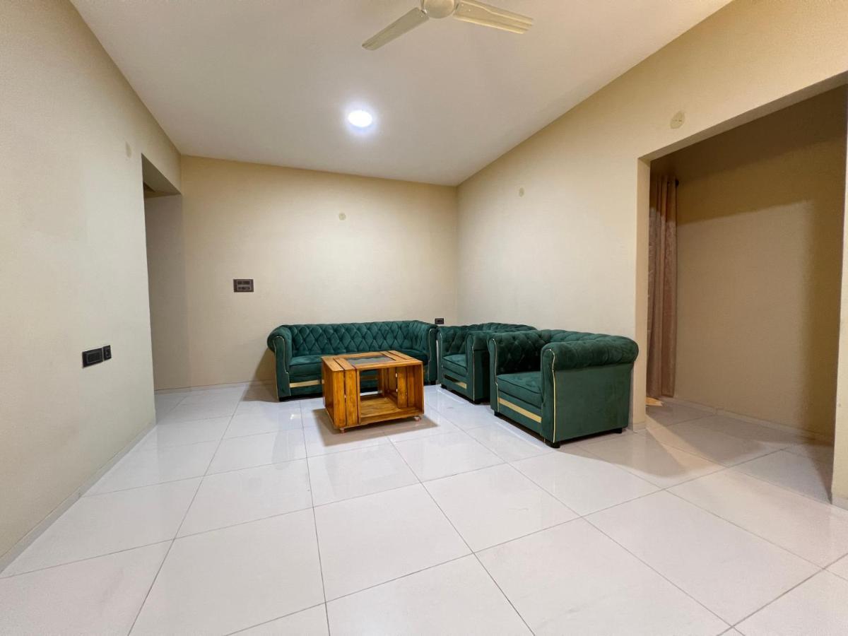 Tanour 2bhk * Bangalore