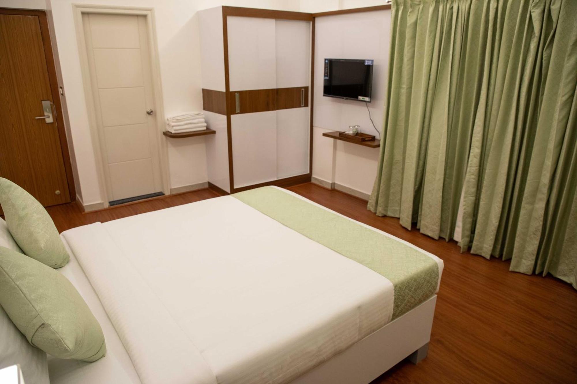 Hotel Pvr Off Bannerghatta Road 3*