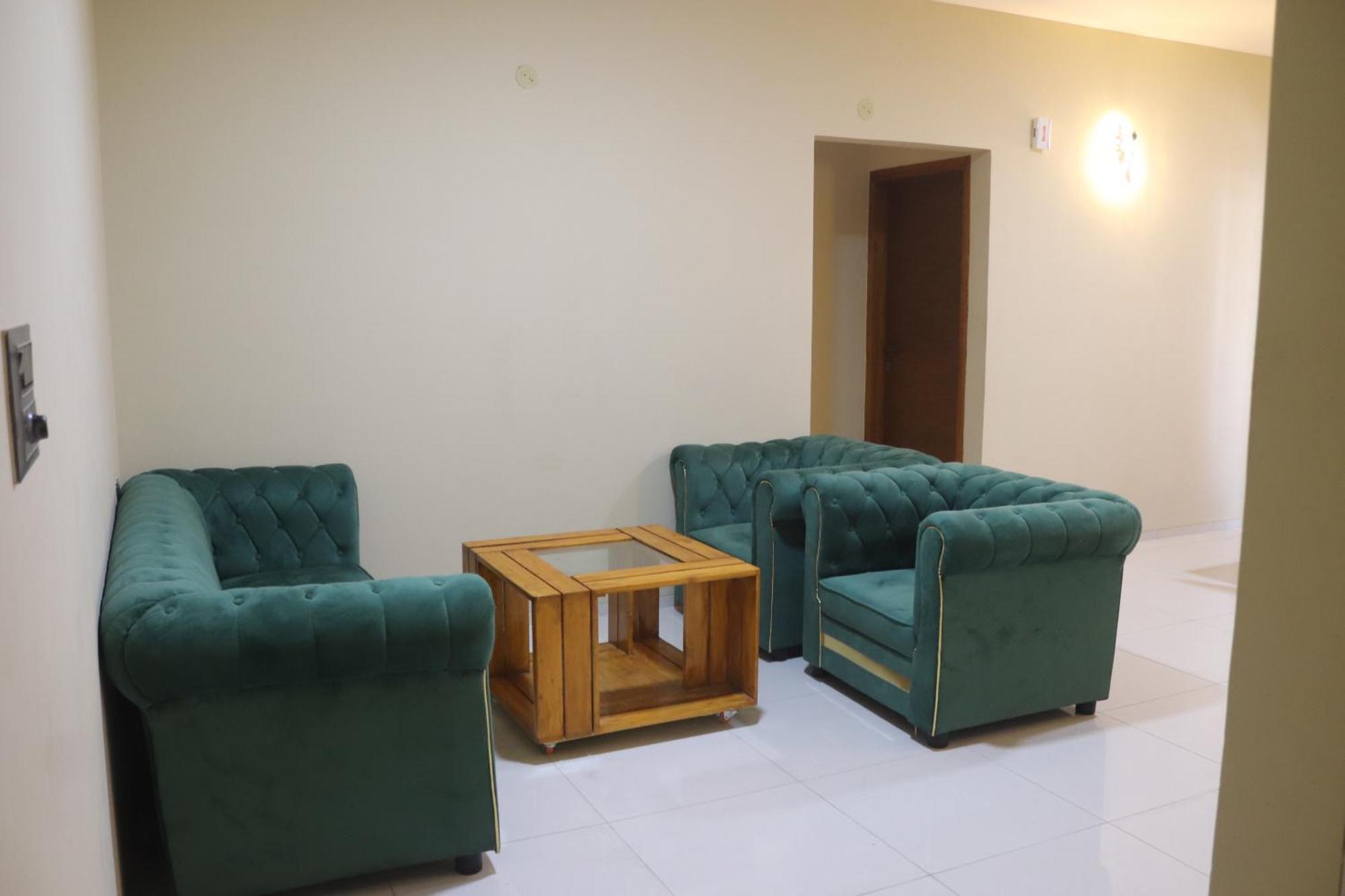 Tanour 2bhk * Bangalore