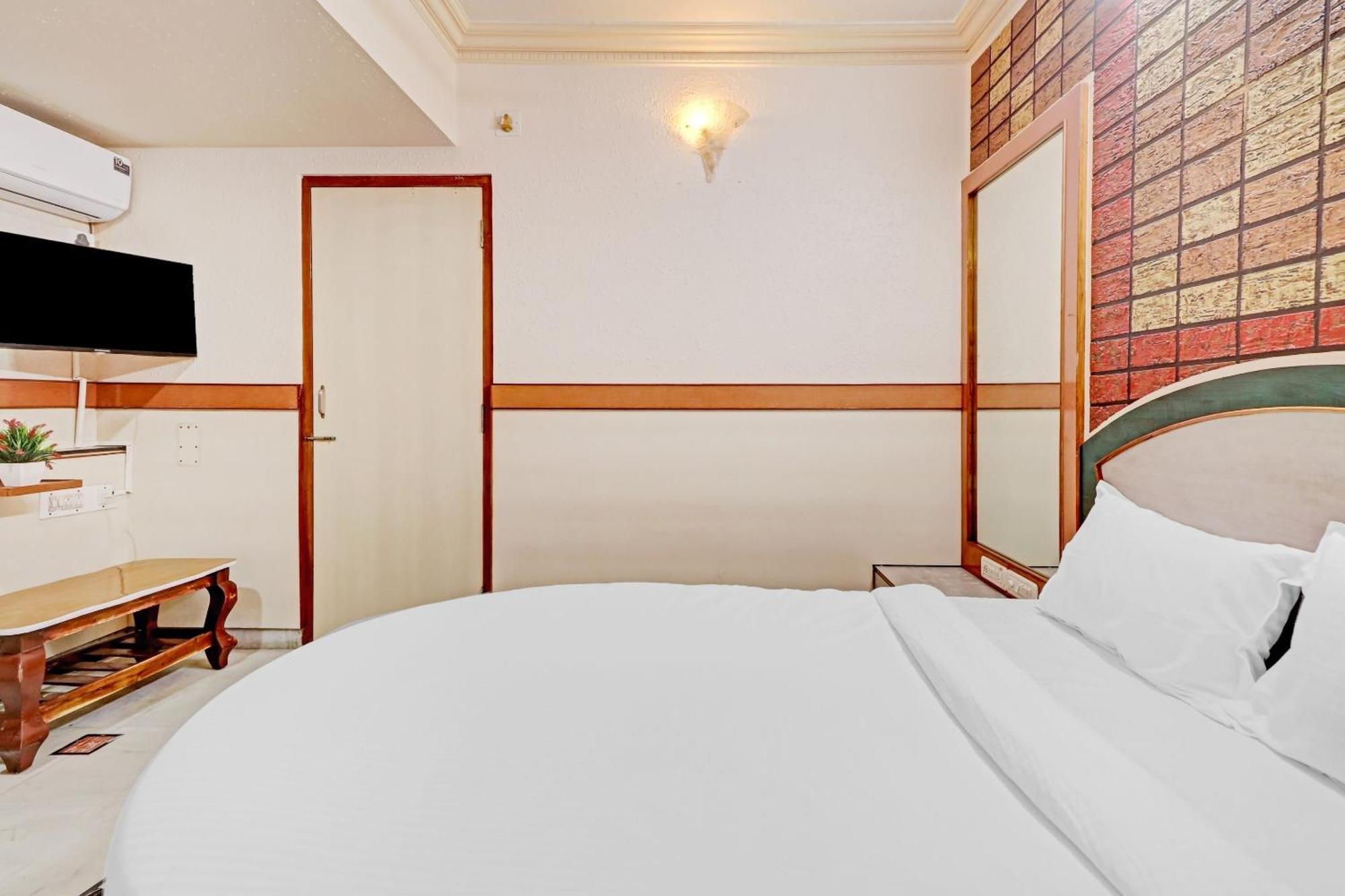 Hotel Collection O Srk Diamond