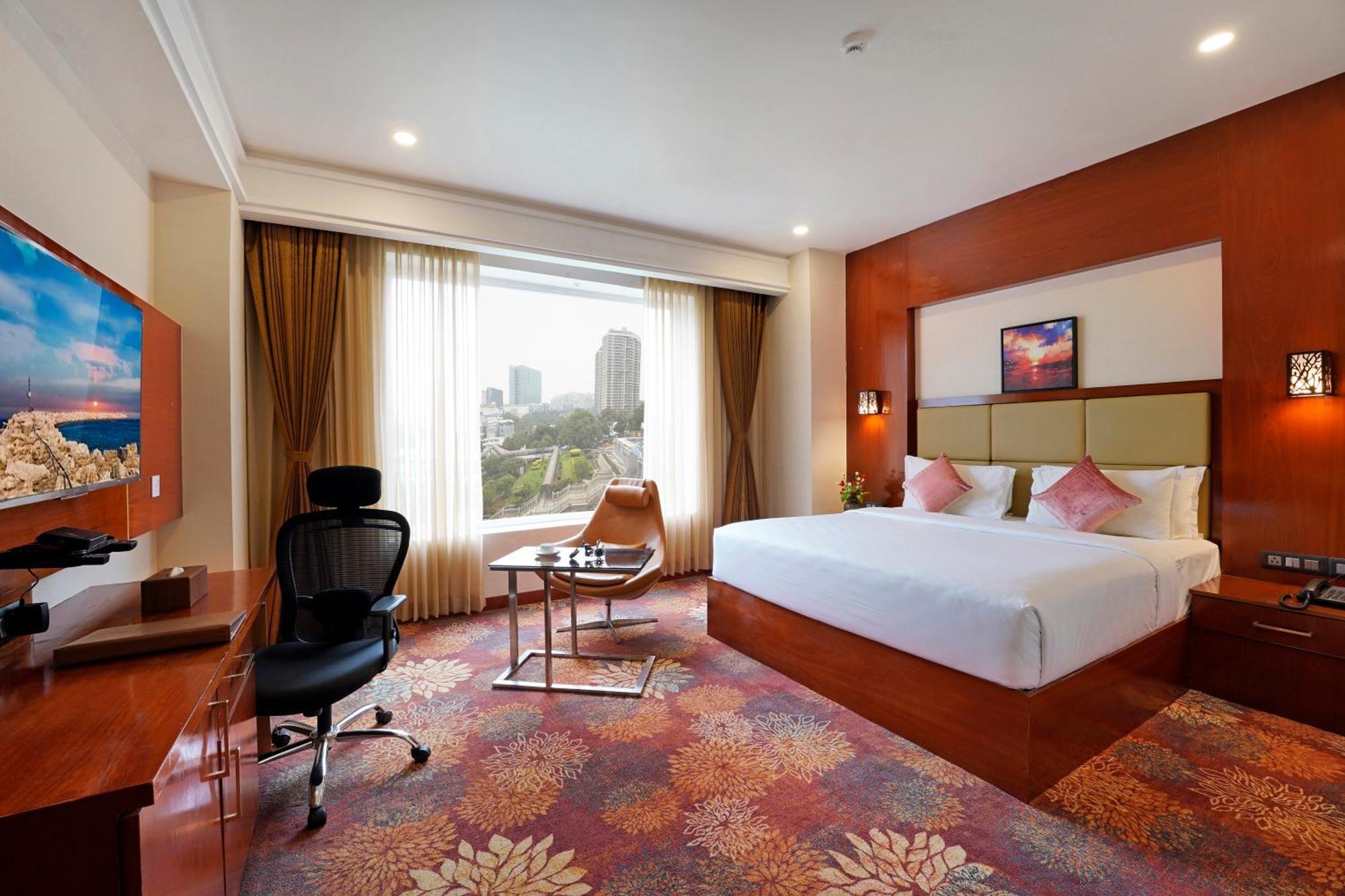 Kingston Hotel 4*
