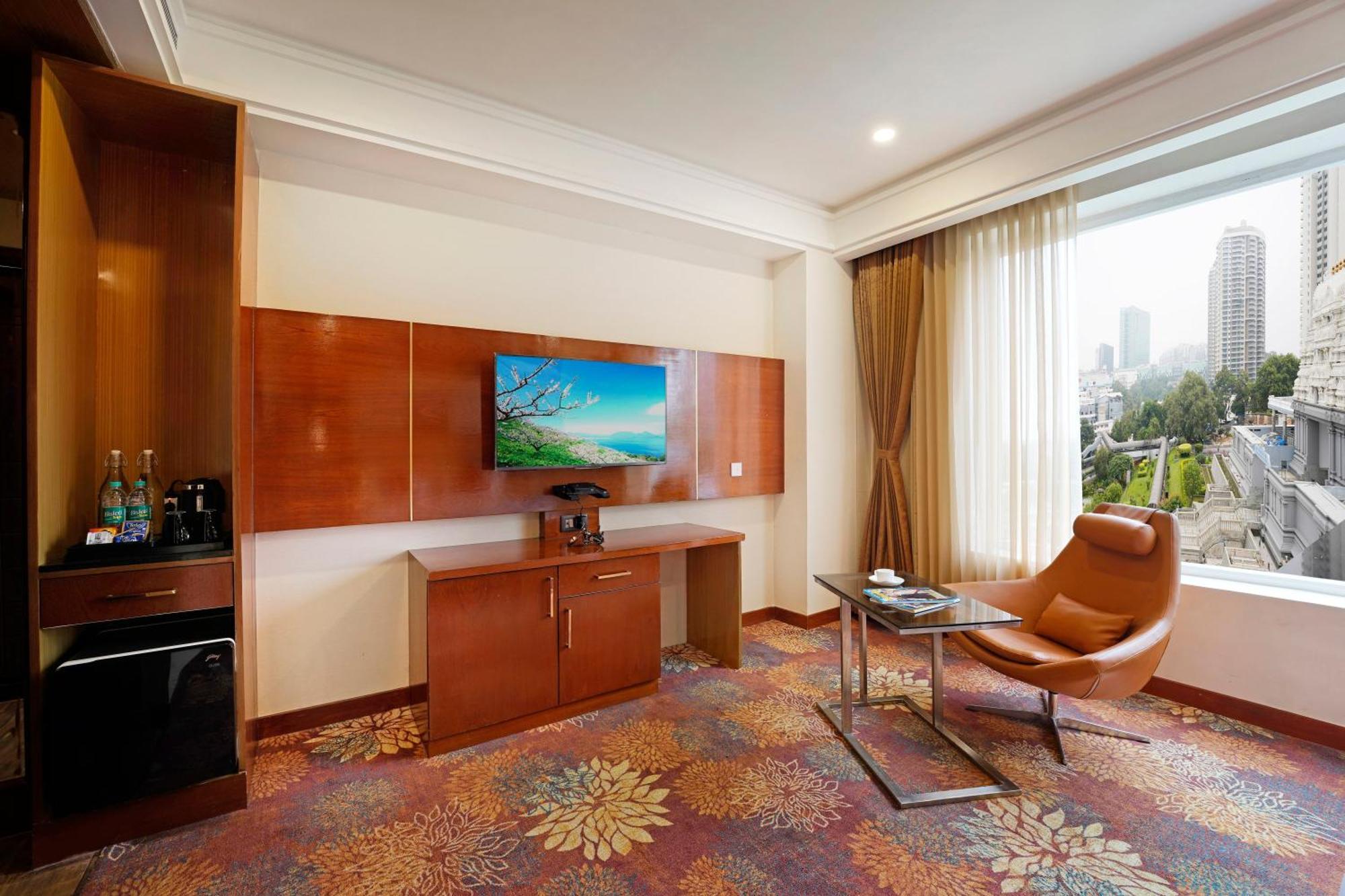 Kingston Hotel 4*