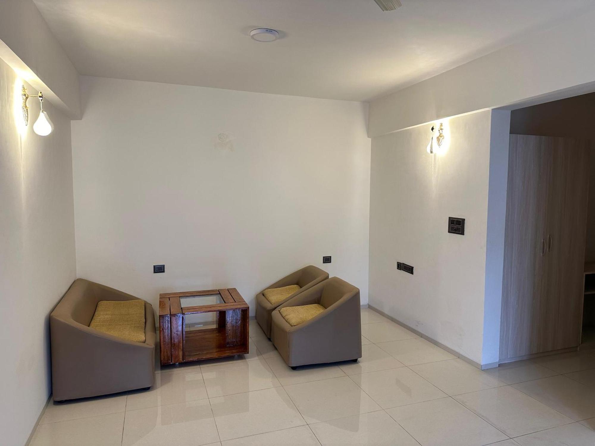 Tanour 2bhk * Bangalore