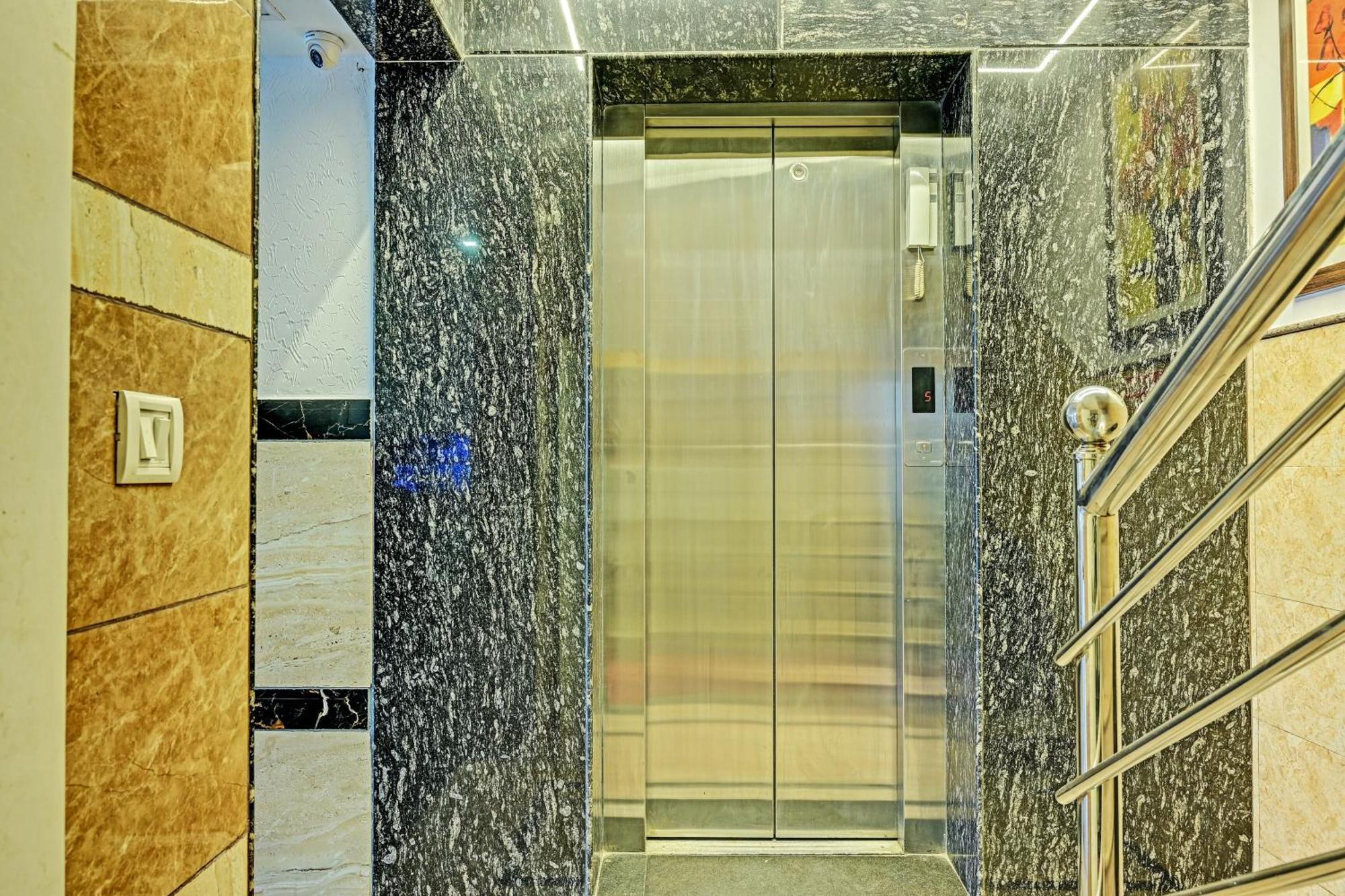 Hotel Collection O The Mass Residency By Dv Bangalore