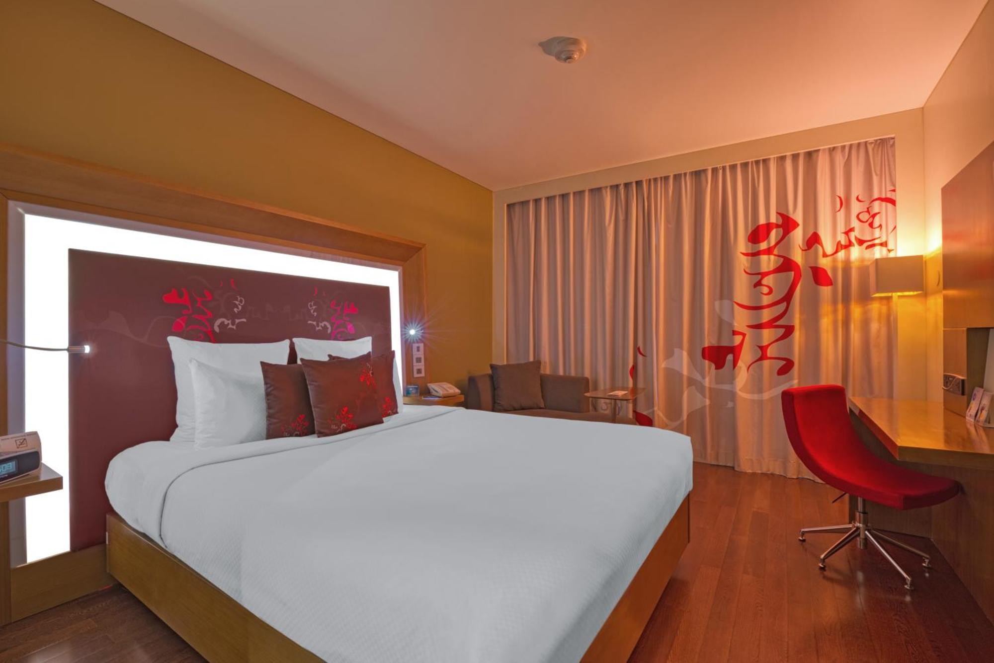 Novotel Outer Ring Road 5*
