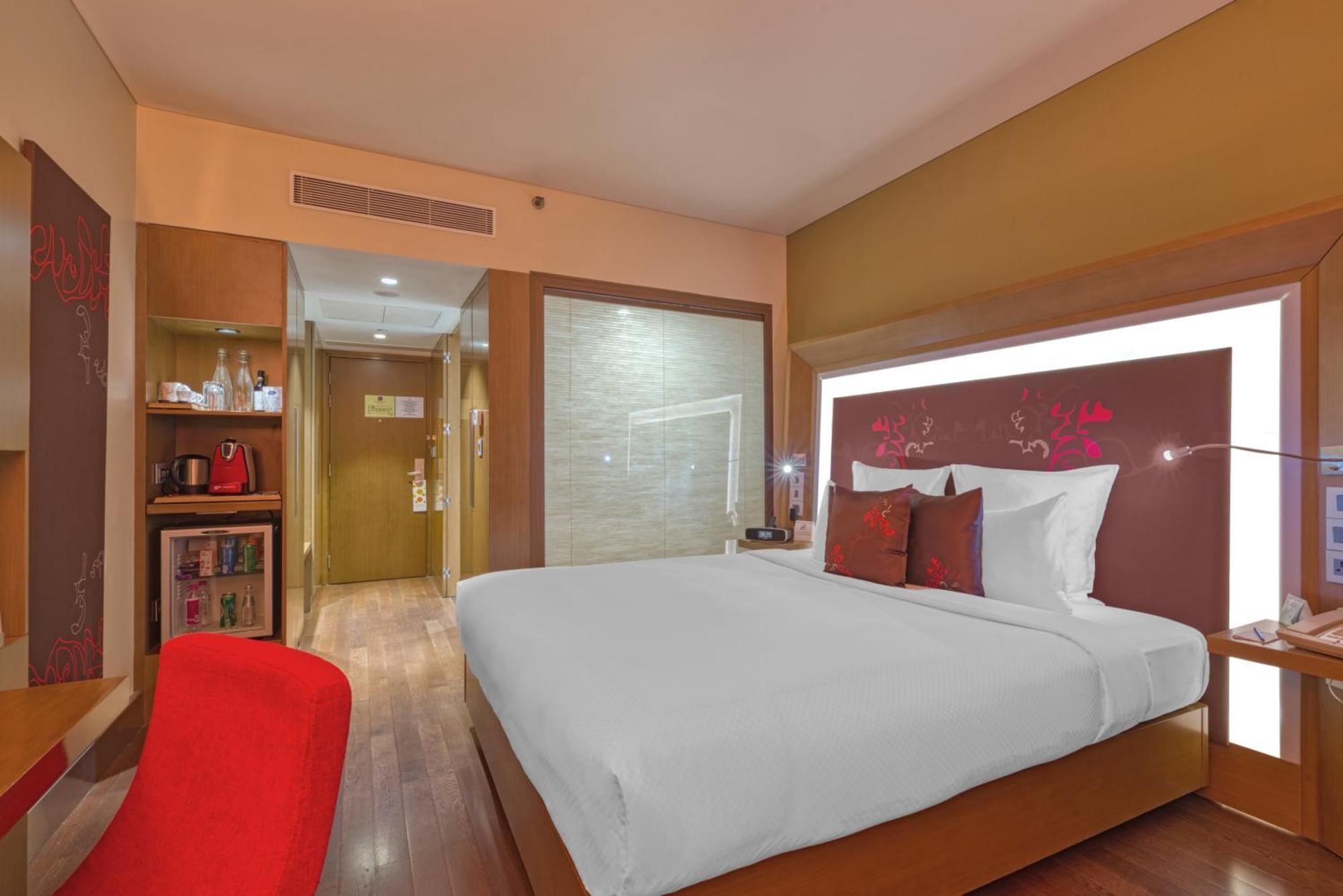 Novotel Outer Ring Road 5*