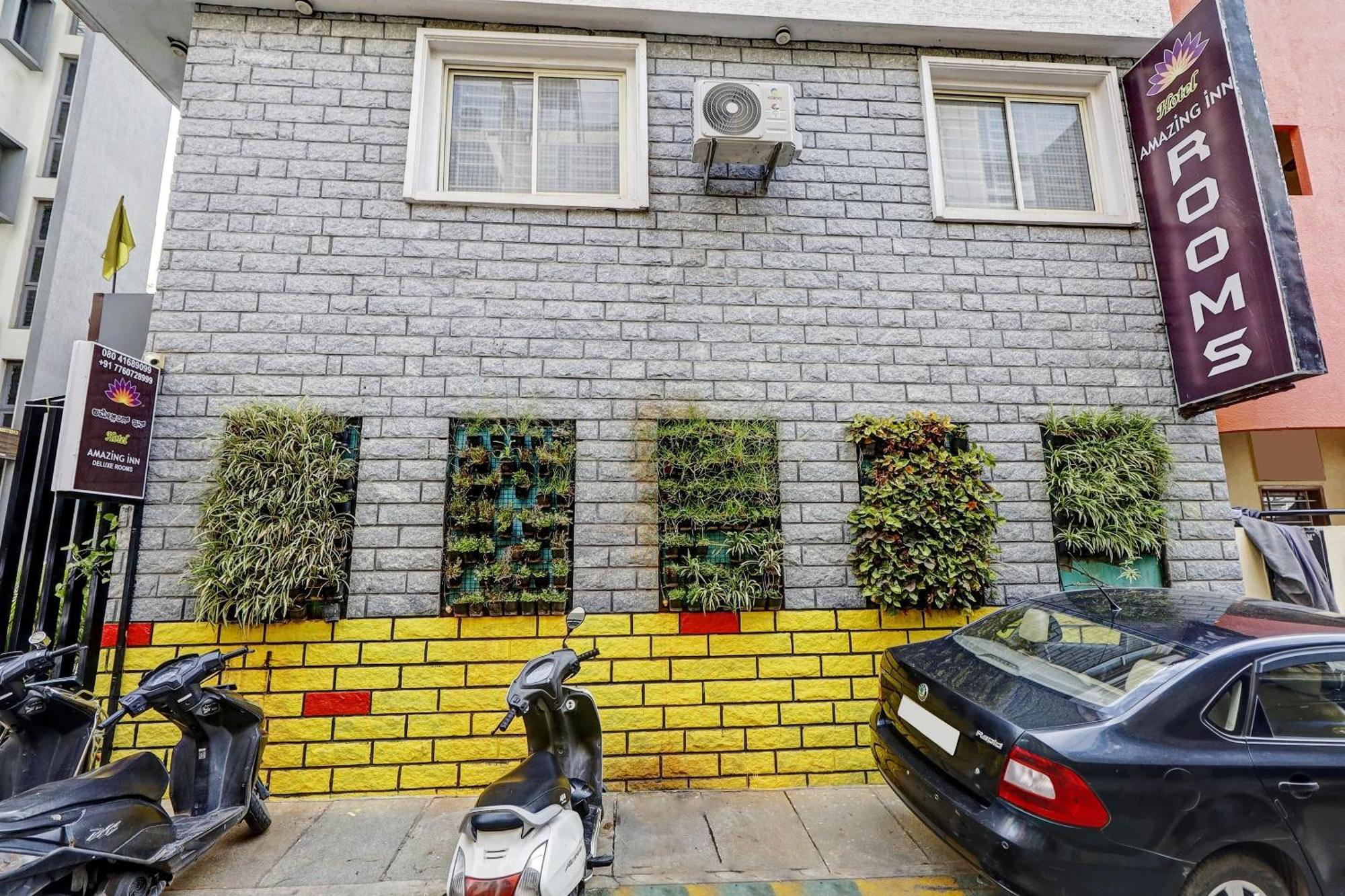 Hotel Oyo Townhouse 82047 Srk Live Castle Near Ragigudda Sri Prasanna Anjaneyaswamy Temple 4*