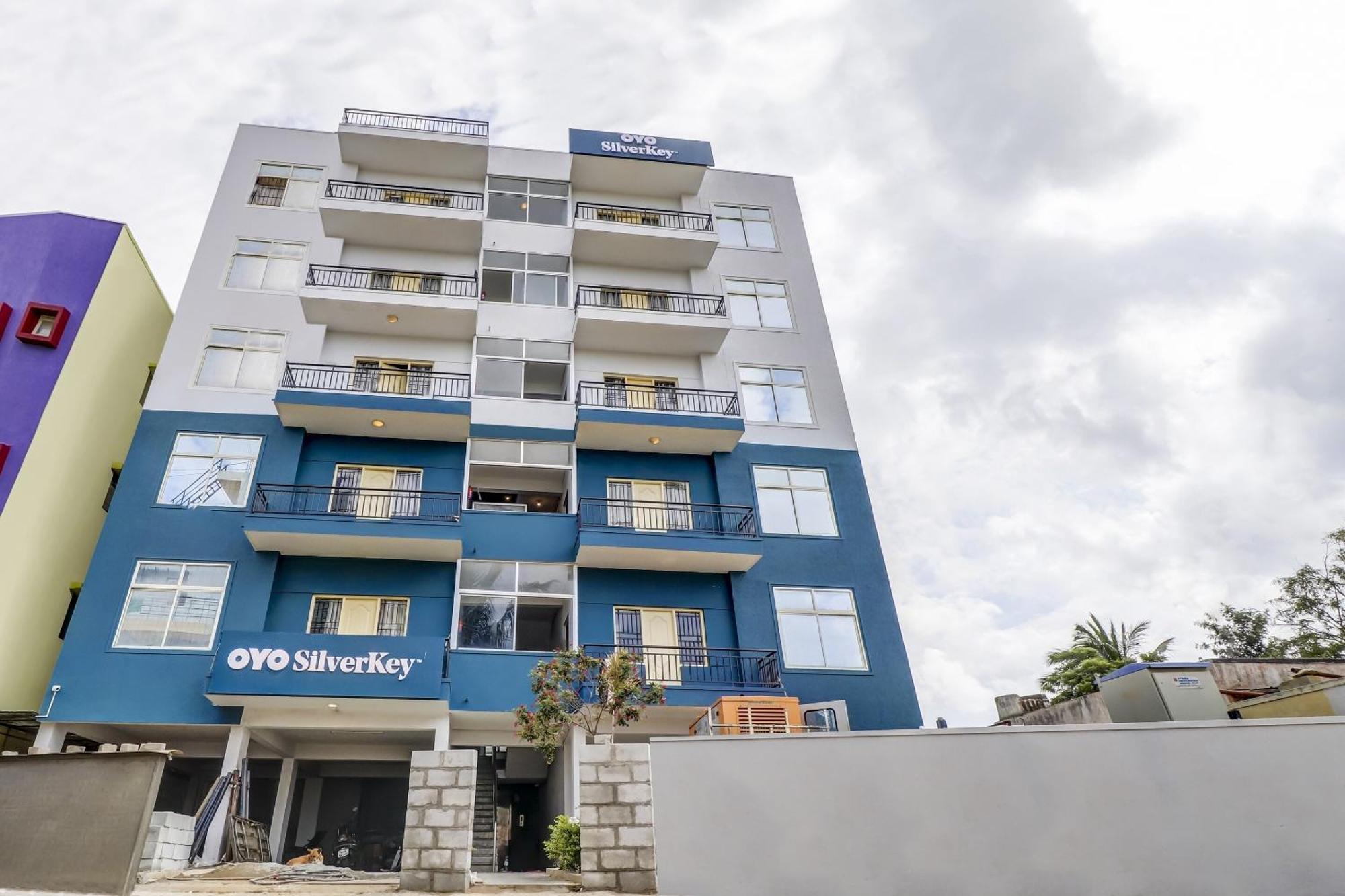 Collection O Executive Basapura