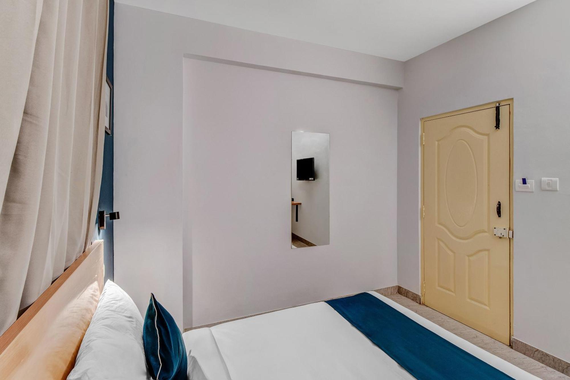 Hotel Collection O Executive Basapura Bangalore