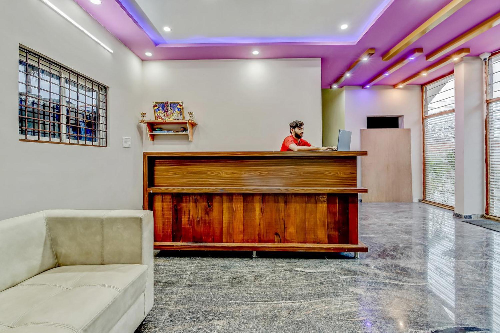 Oyo Royal King Hotel 4*