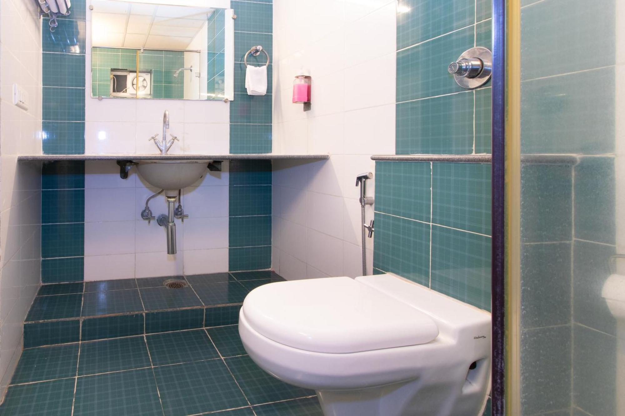 Sanctum Indiranagar Hotel 3*