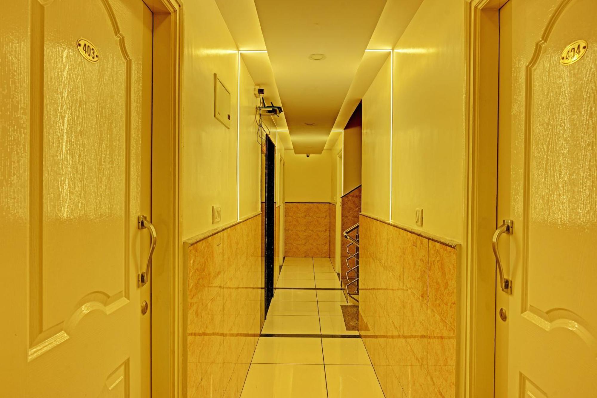 Collection O The Mass Residency By Dv Hotel