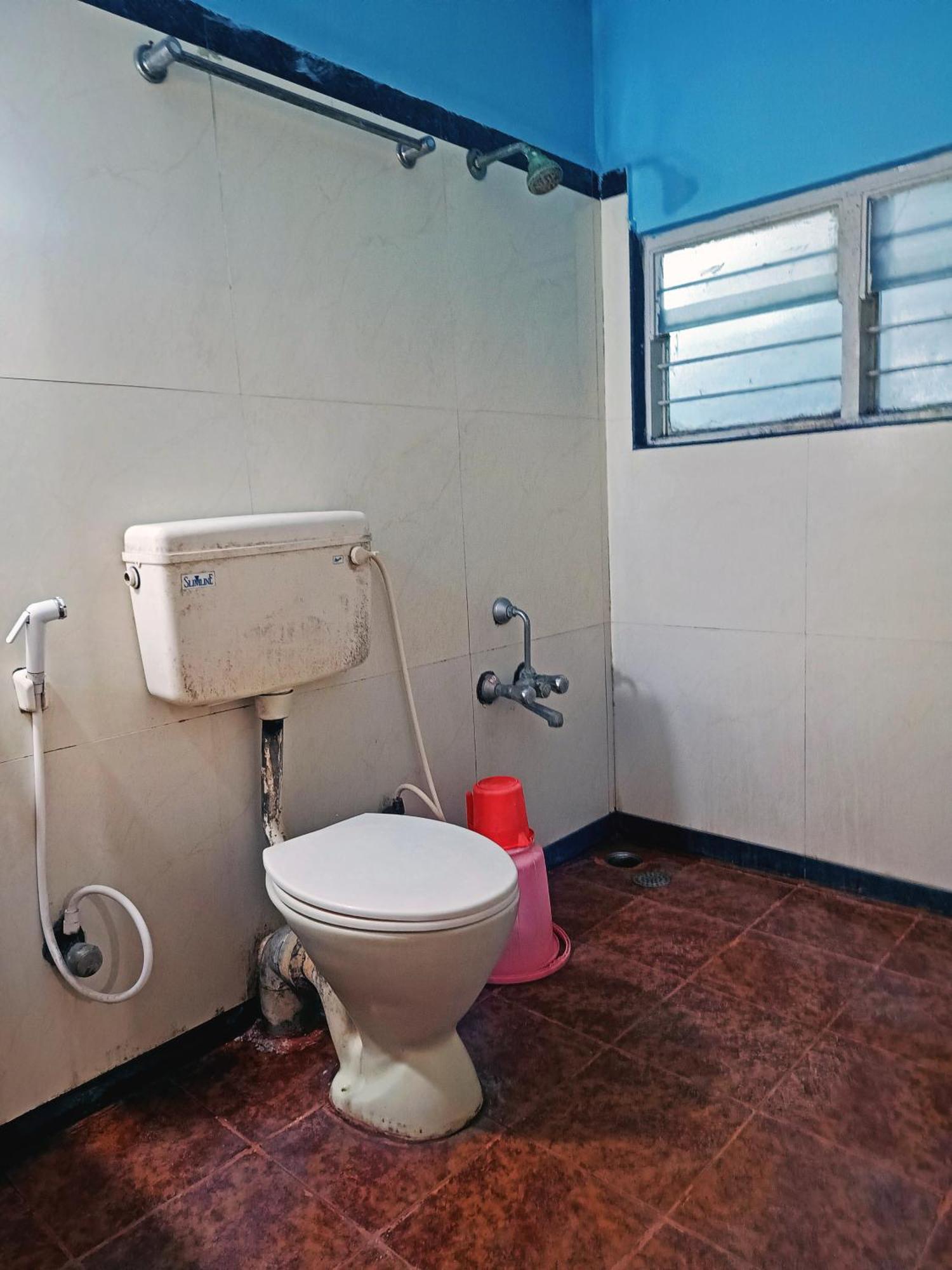 Kashyap Basaveshwara Nagar Hotel *