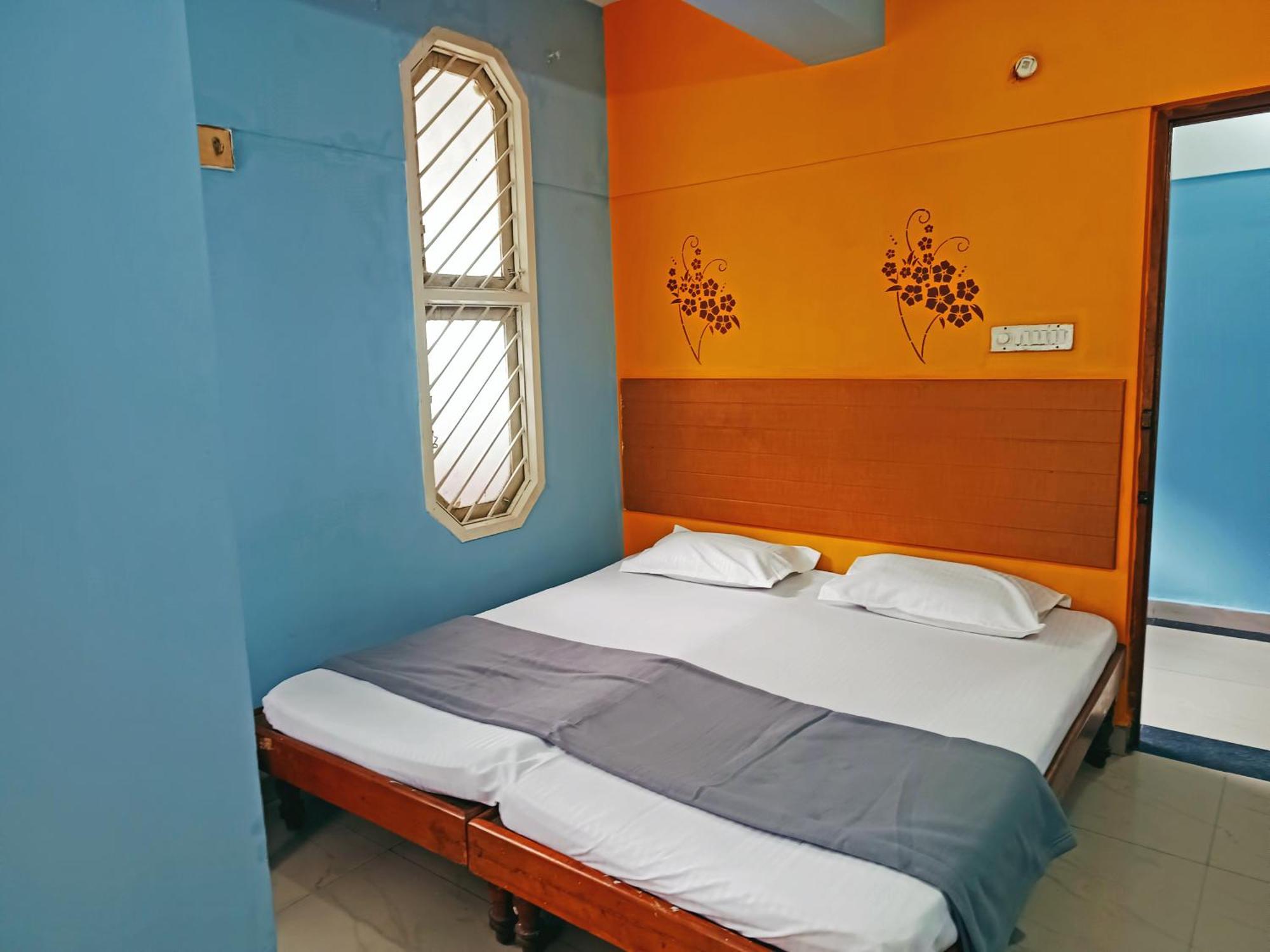 Kashyap Basaveshwara Nagar Hotel