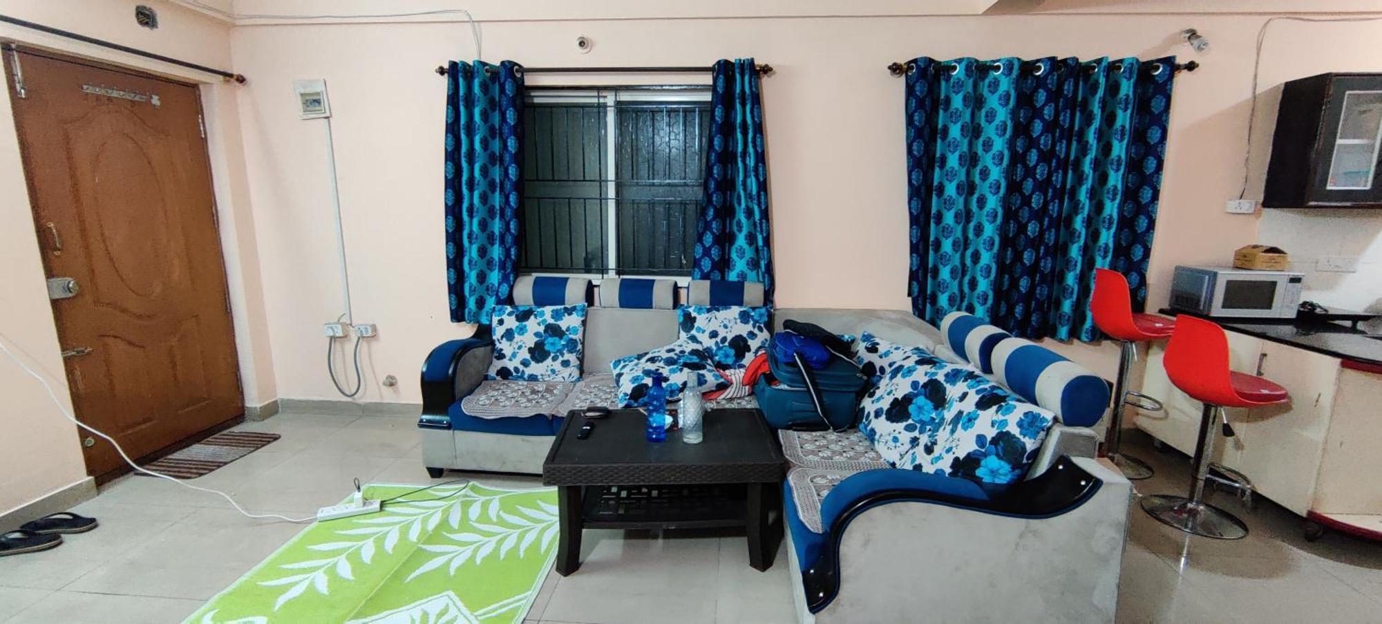 A Cozy 2 Bhk Flat