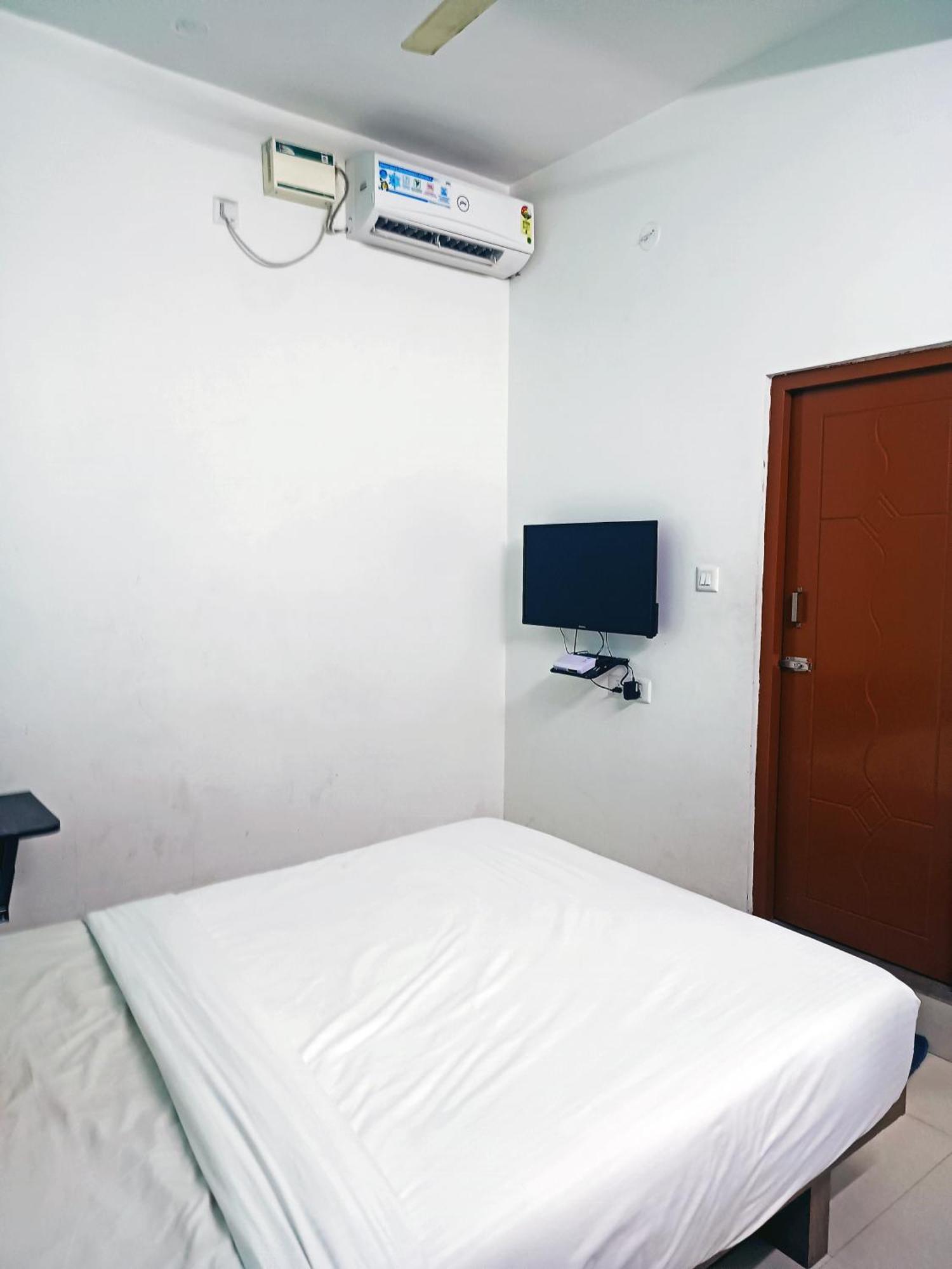 Hotel Grand Amrutahalli