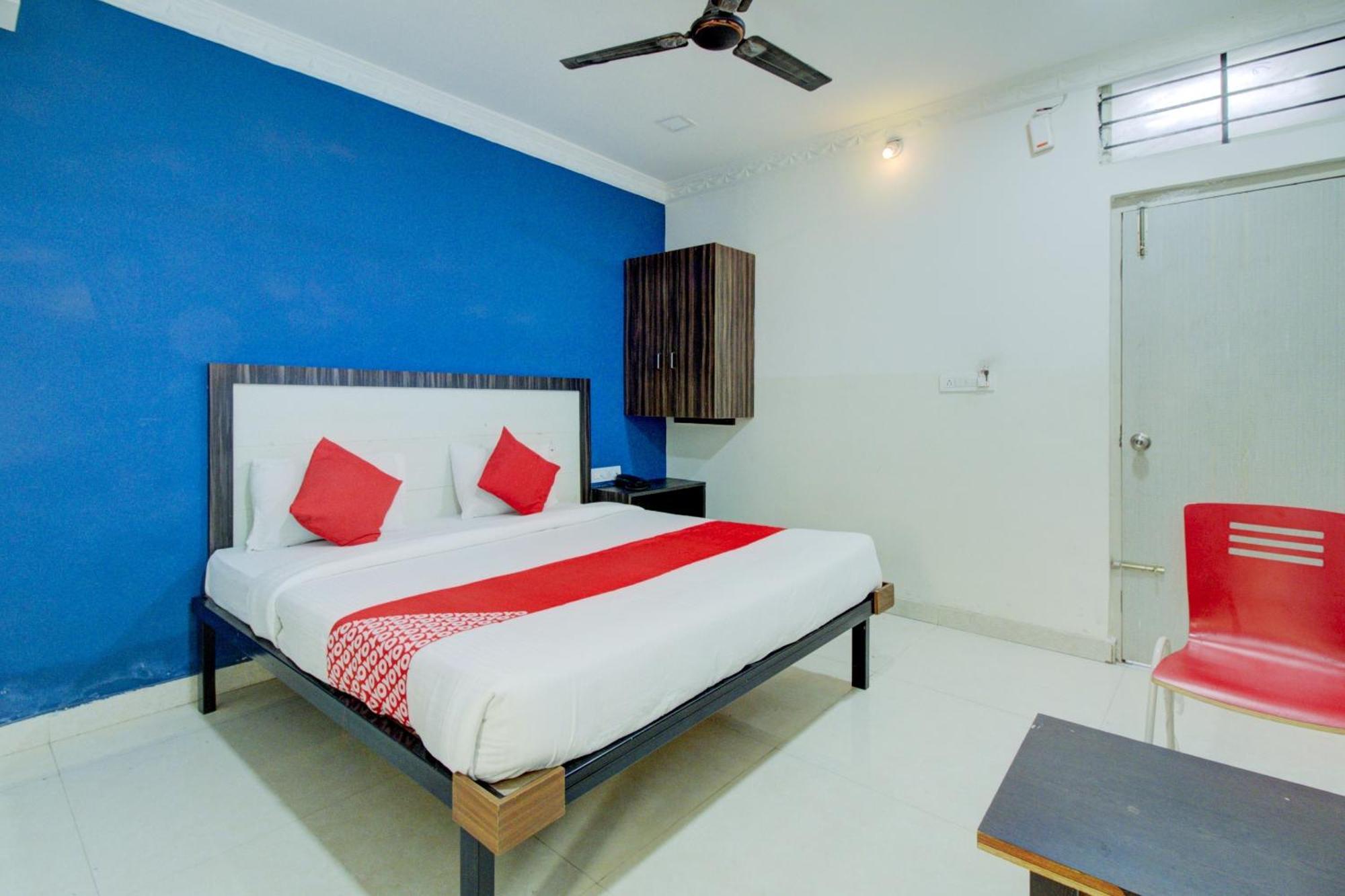 Hotel O Abhimaani