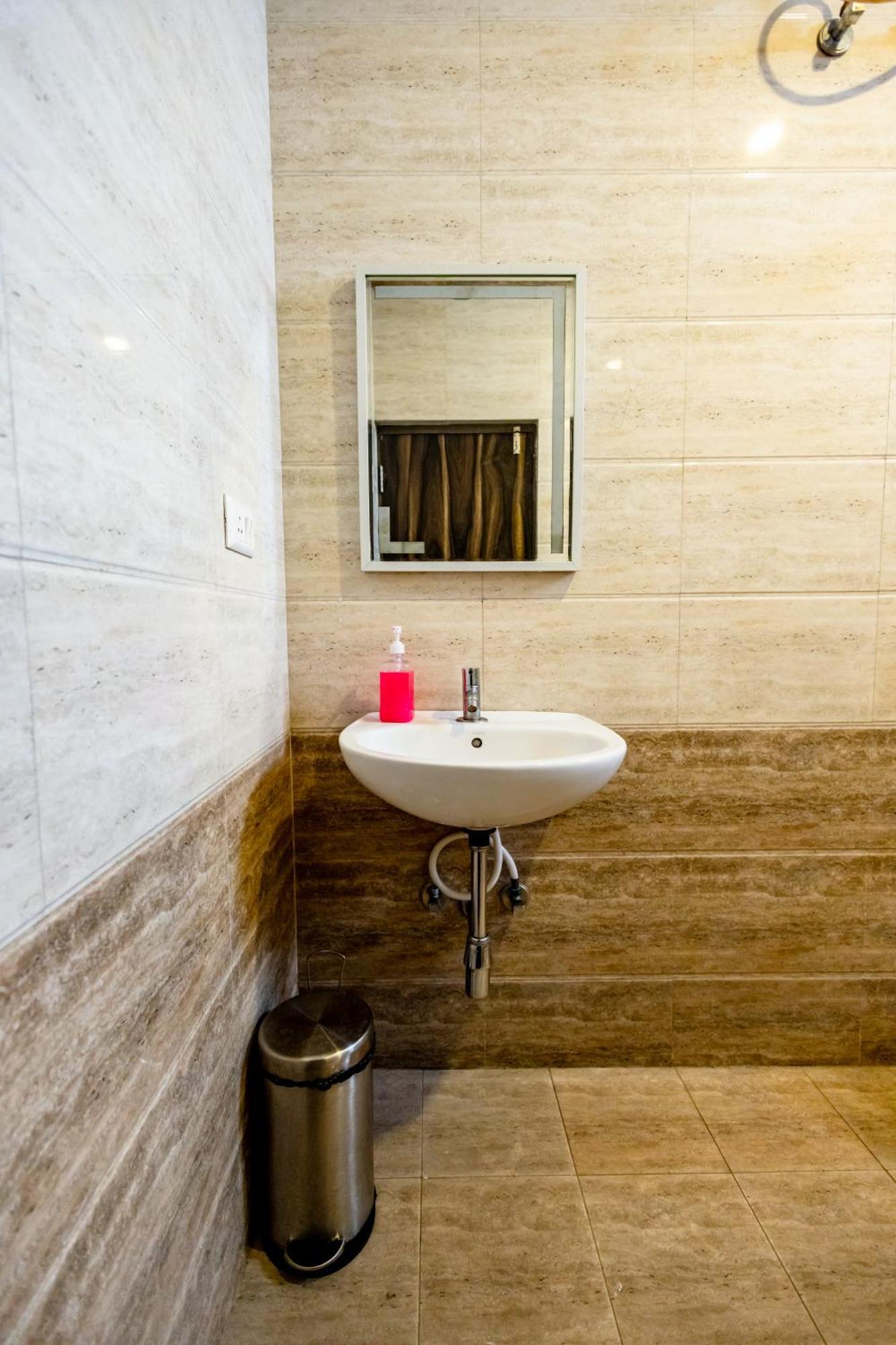 Hotel Suraksha Kundalahalli