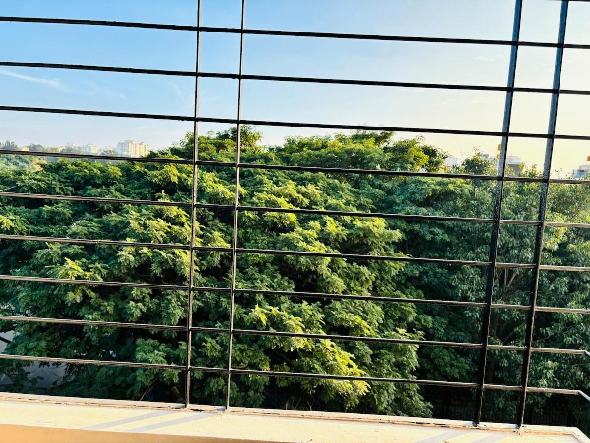 Apartment 1 Bhk Next To The Beautiful Park - 202