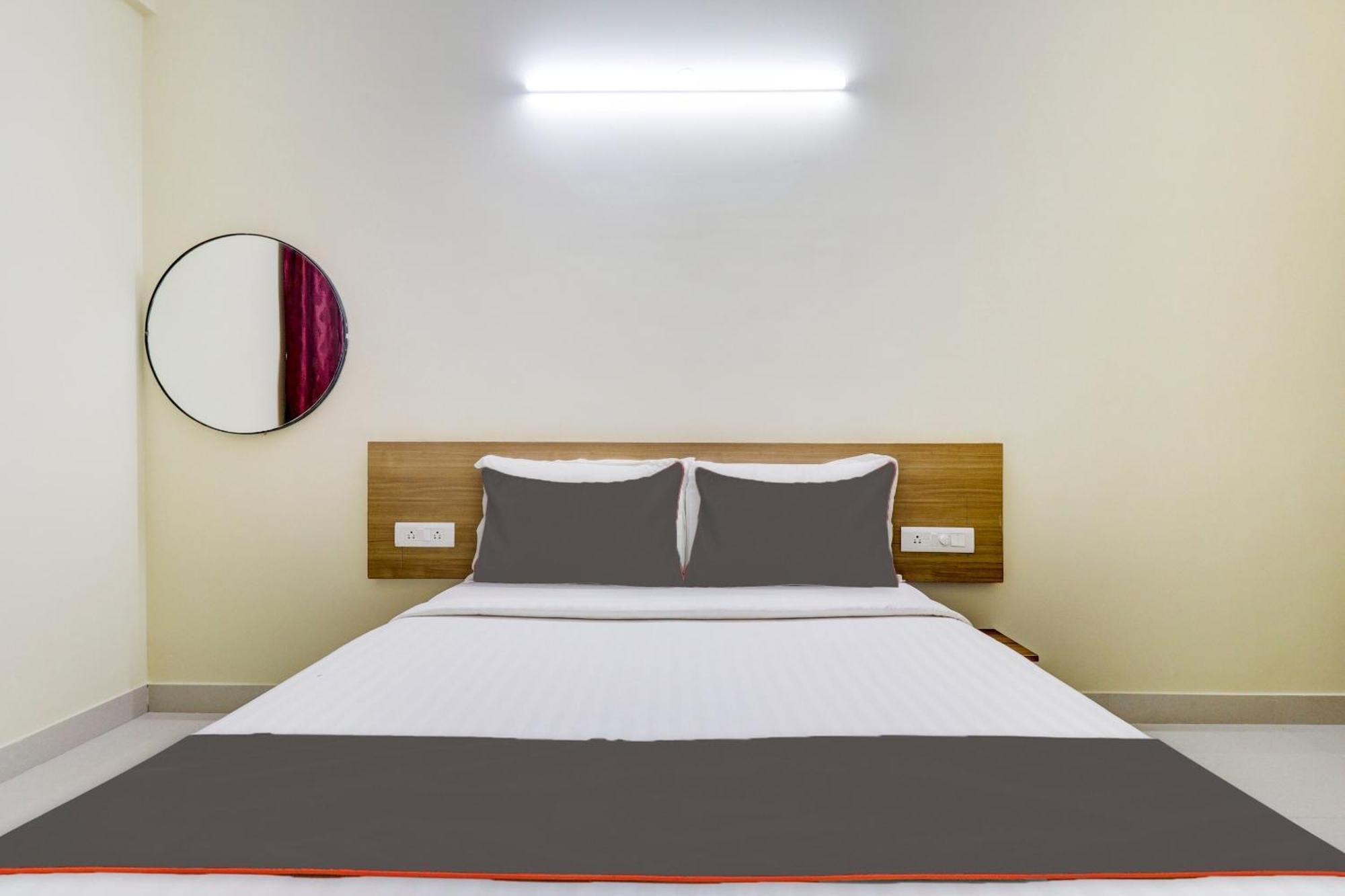 Fabhotel Golden Grand
