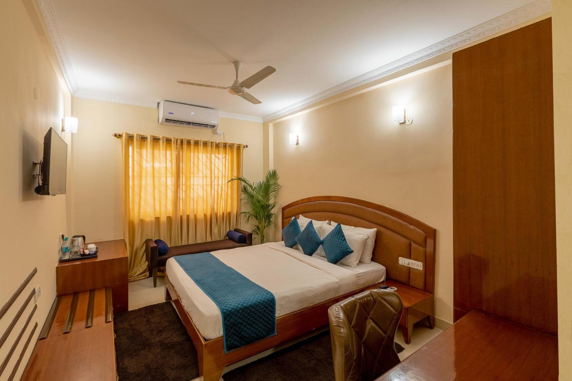 Hotel do amor Blue Bliss By Pph Living Infantry Road Bangalore