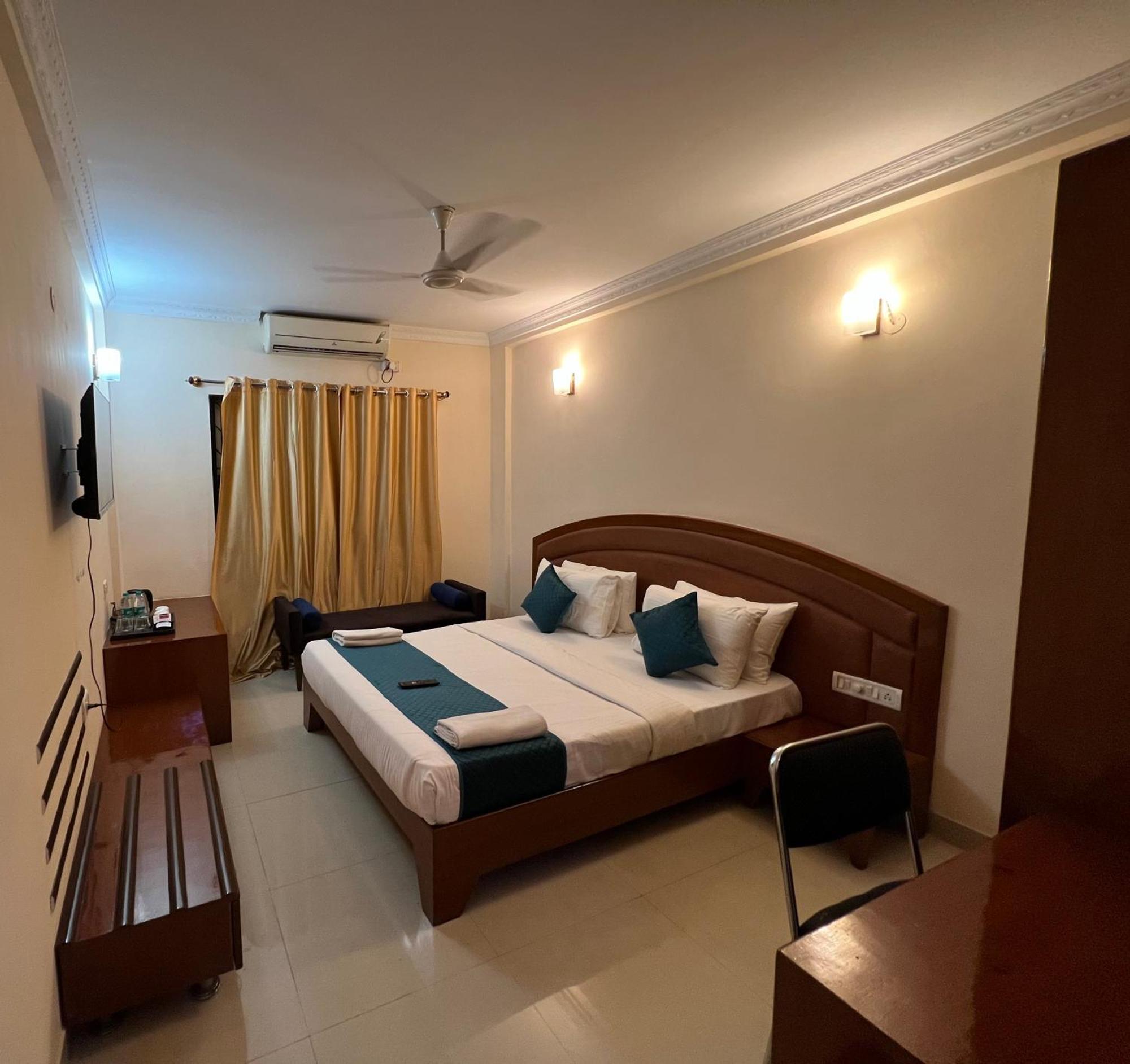 Hotel do amor Blue Bliss By Pph Living Infantry Road Bangalore