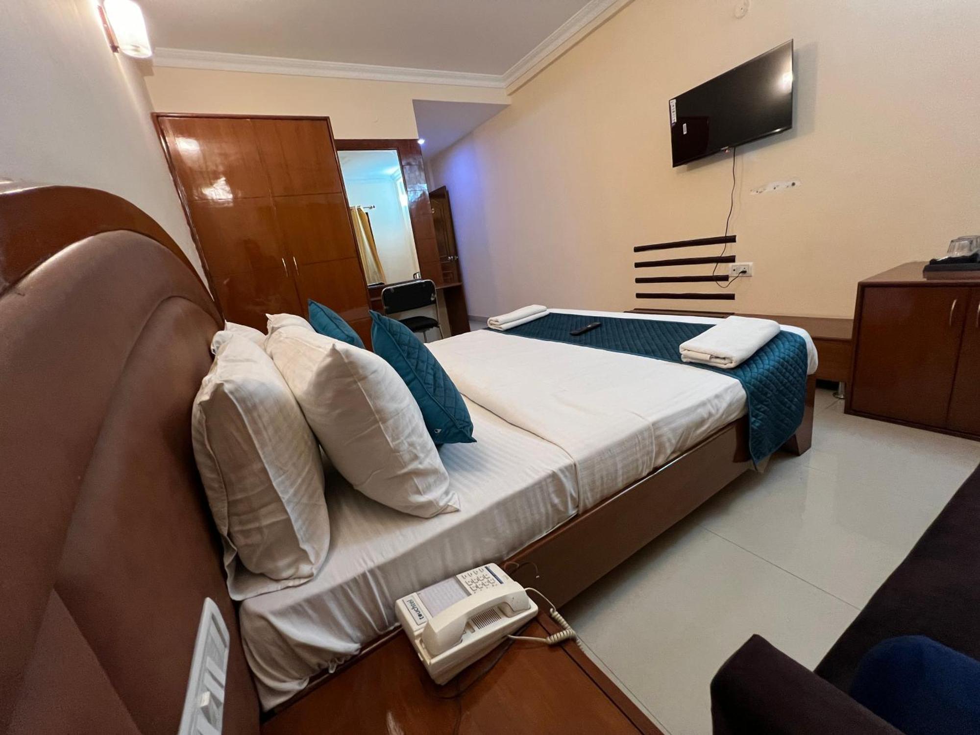 Blue Bliss By Pph Living Infantry Road Hotel do amor Bangalore