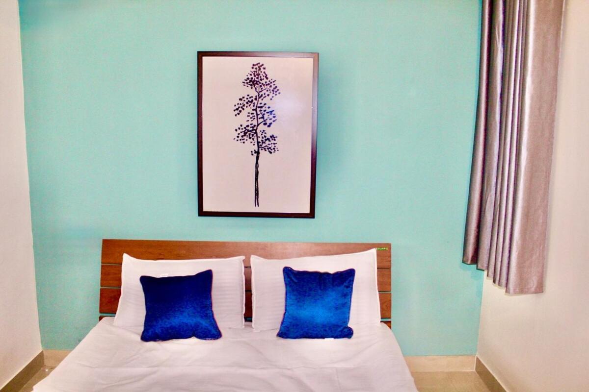 Modern Chic - Near To Metro, Malls - 301 Bangalore