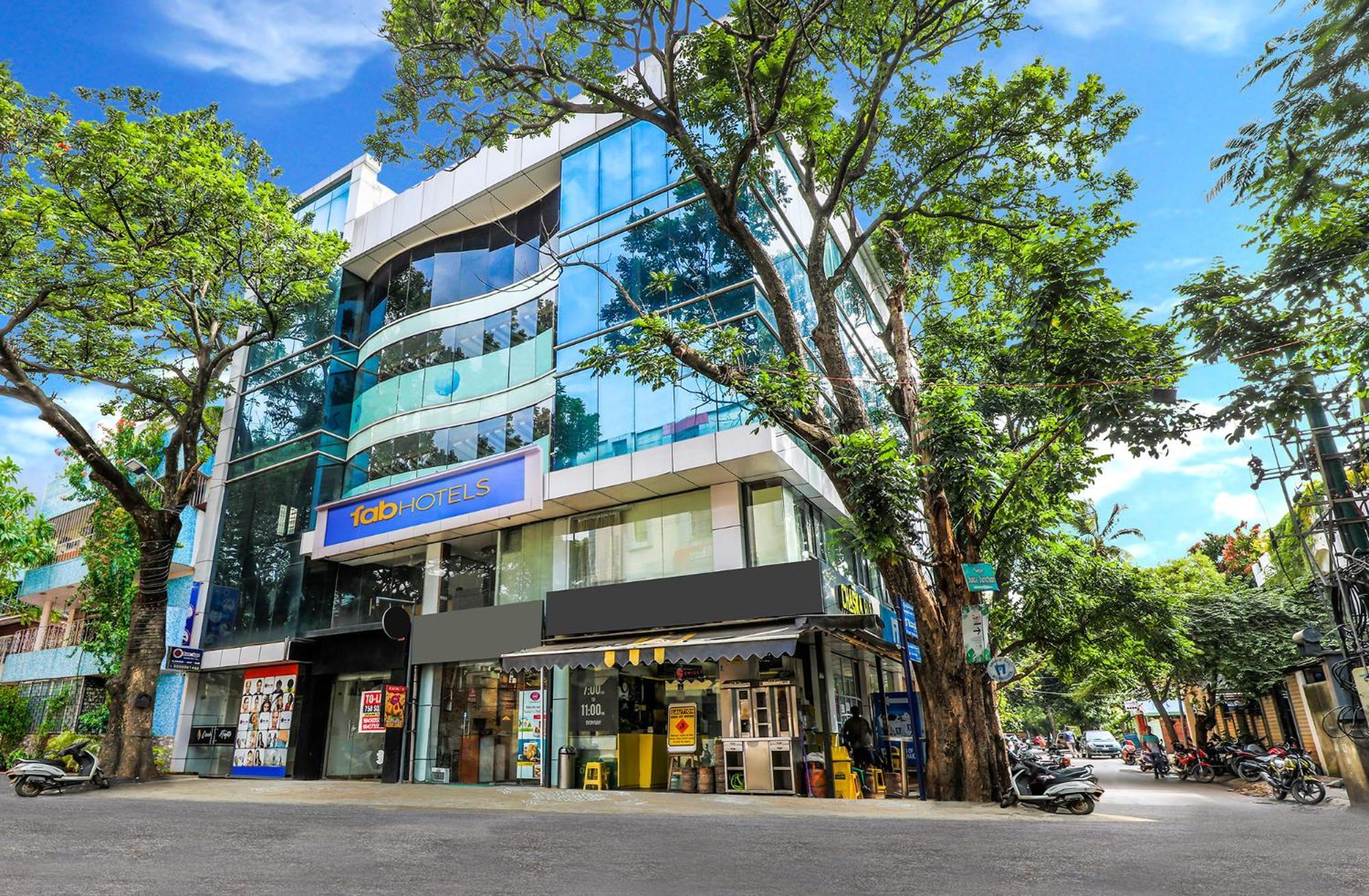 Fabhotel Crown Heights - Nr Koramangala Club