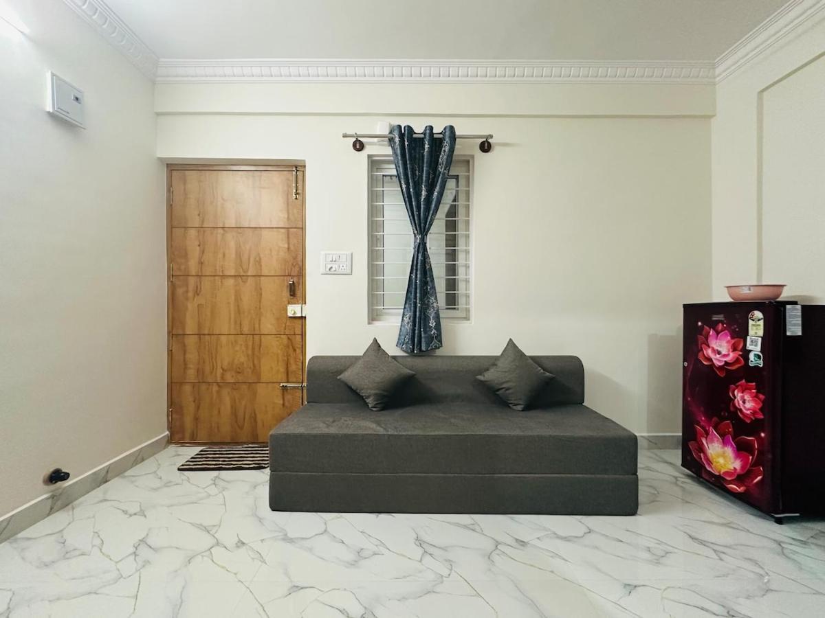 Apartment 1bhk Near Sarjapur With Lift 502 *