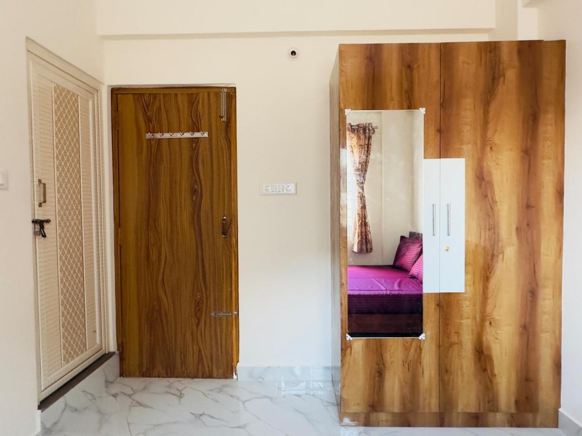1bhk Near Sarjapur With Lift 401 * Bangalore