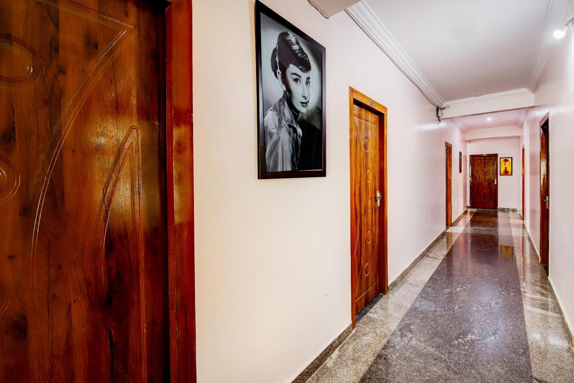 Hotel O Utsav Palace 4*