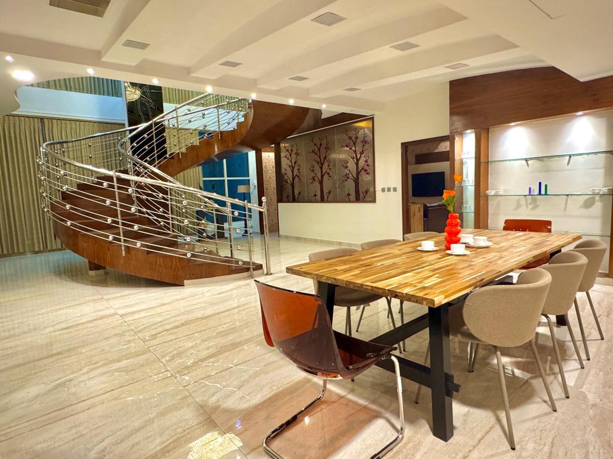 Homestay 4 Bhk Luxury Penthouse- Sliceinn Velvet, Wilson Garden,