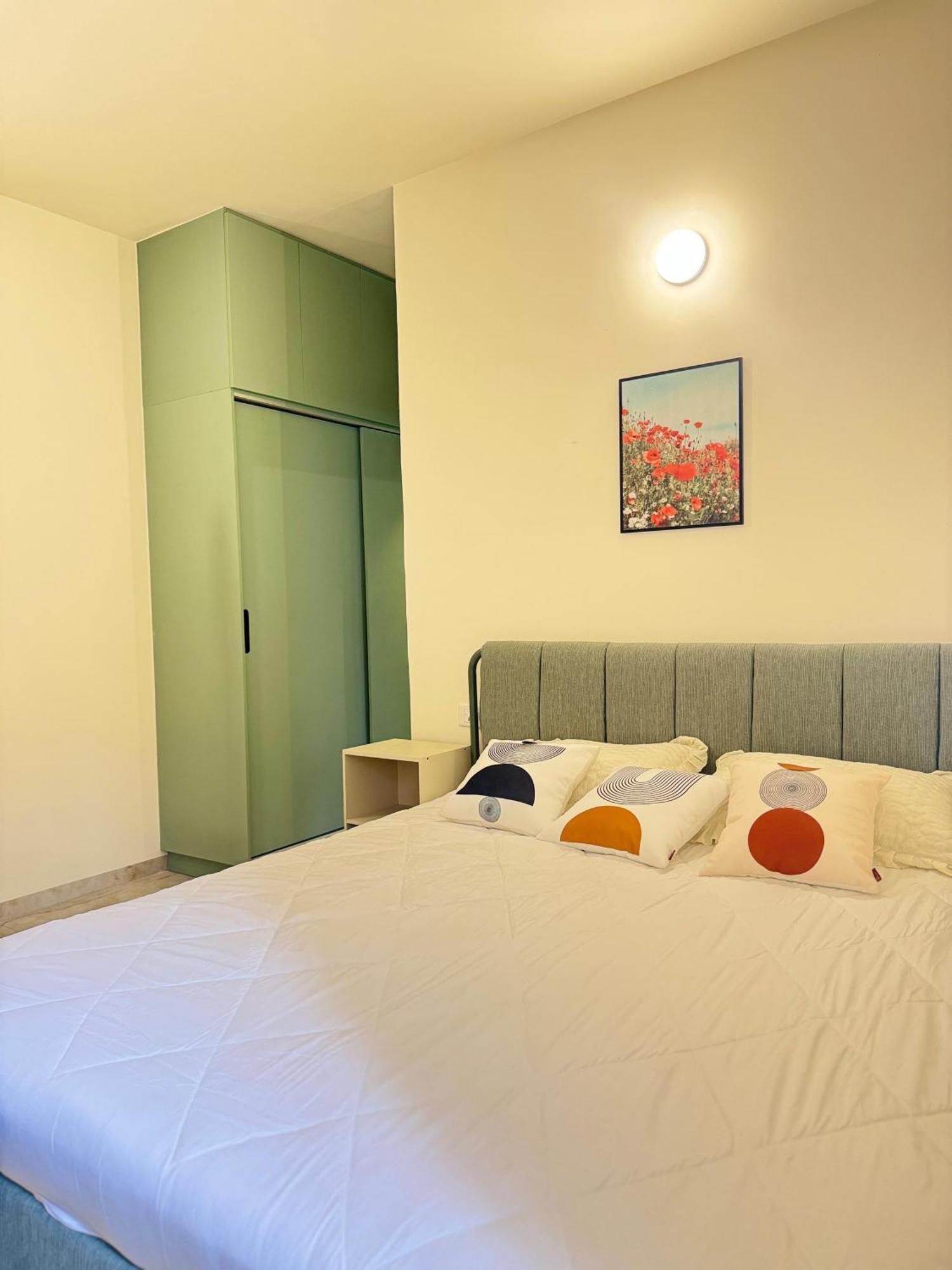 Capella Luxury Kormangala Apartment *
