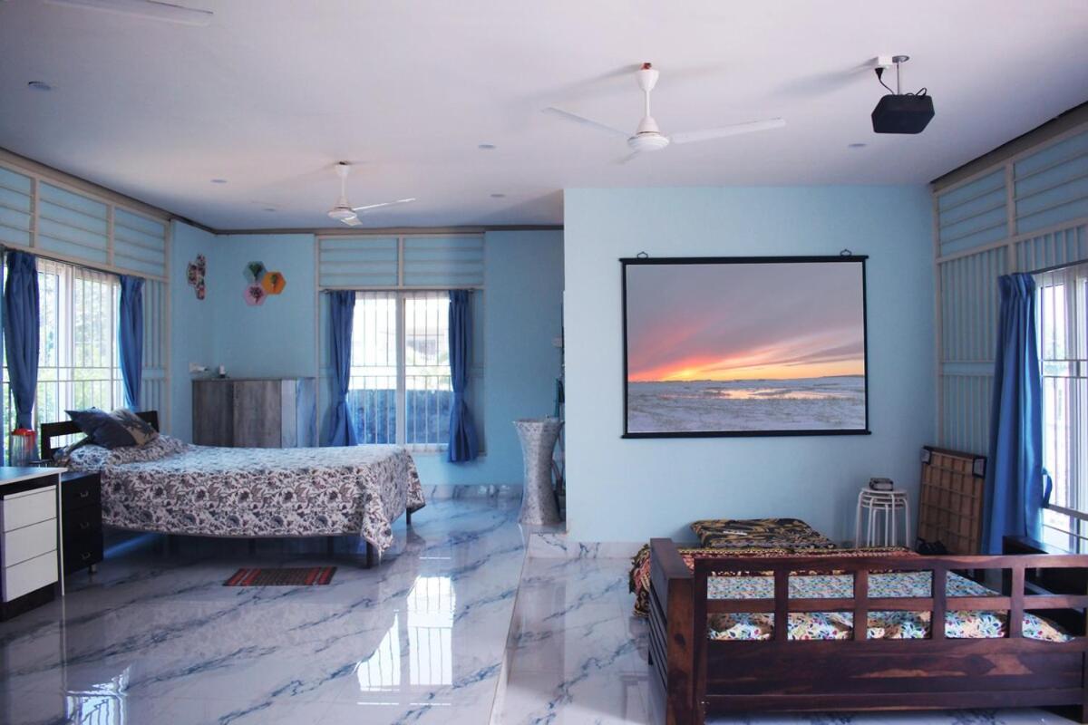 Spacious With Private Garden & Gazebo Holiday home *