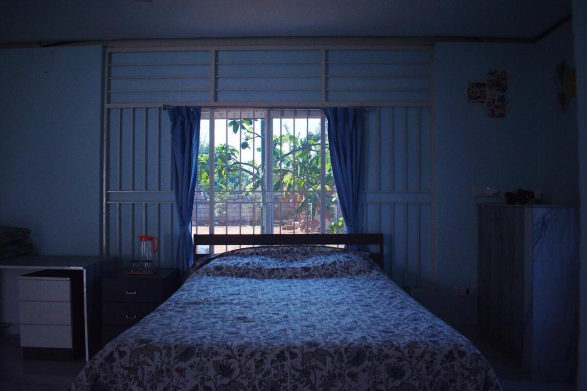 Holiday home Spacious With Private Garden & Gazebo Bangalore