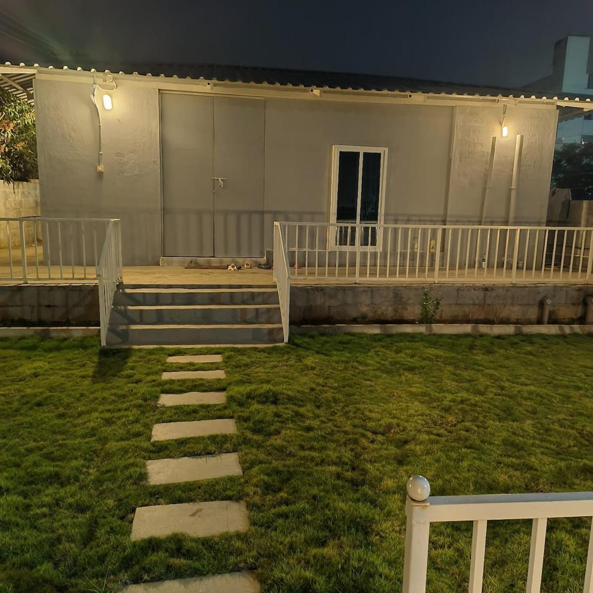 Spacious With Private Garden & Gazebo Holiday home