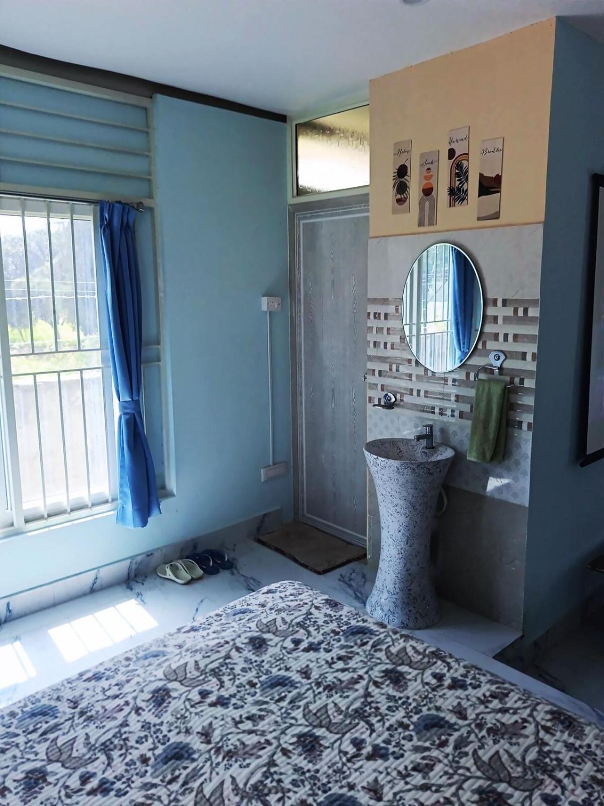 Holiday home Spacious With Private Garden & Gazebo