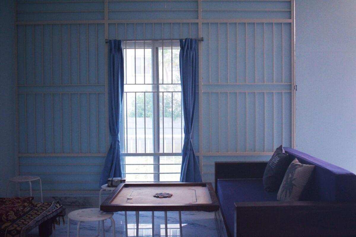 Spacious With Private Garden & Gazebo Holiday home