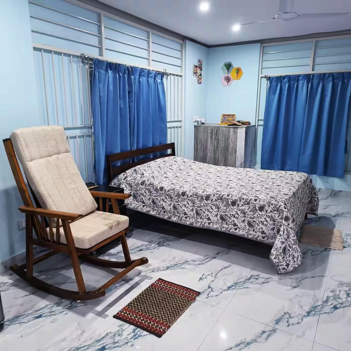 Spacious With Private Garden & Gazebo Holiday home Bangalore