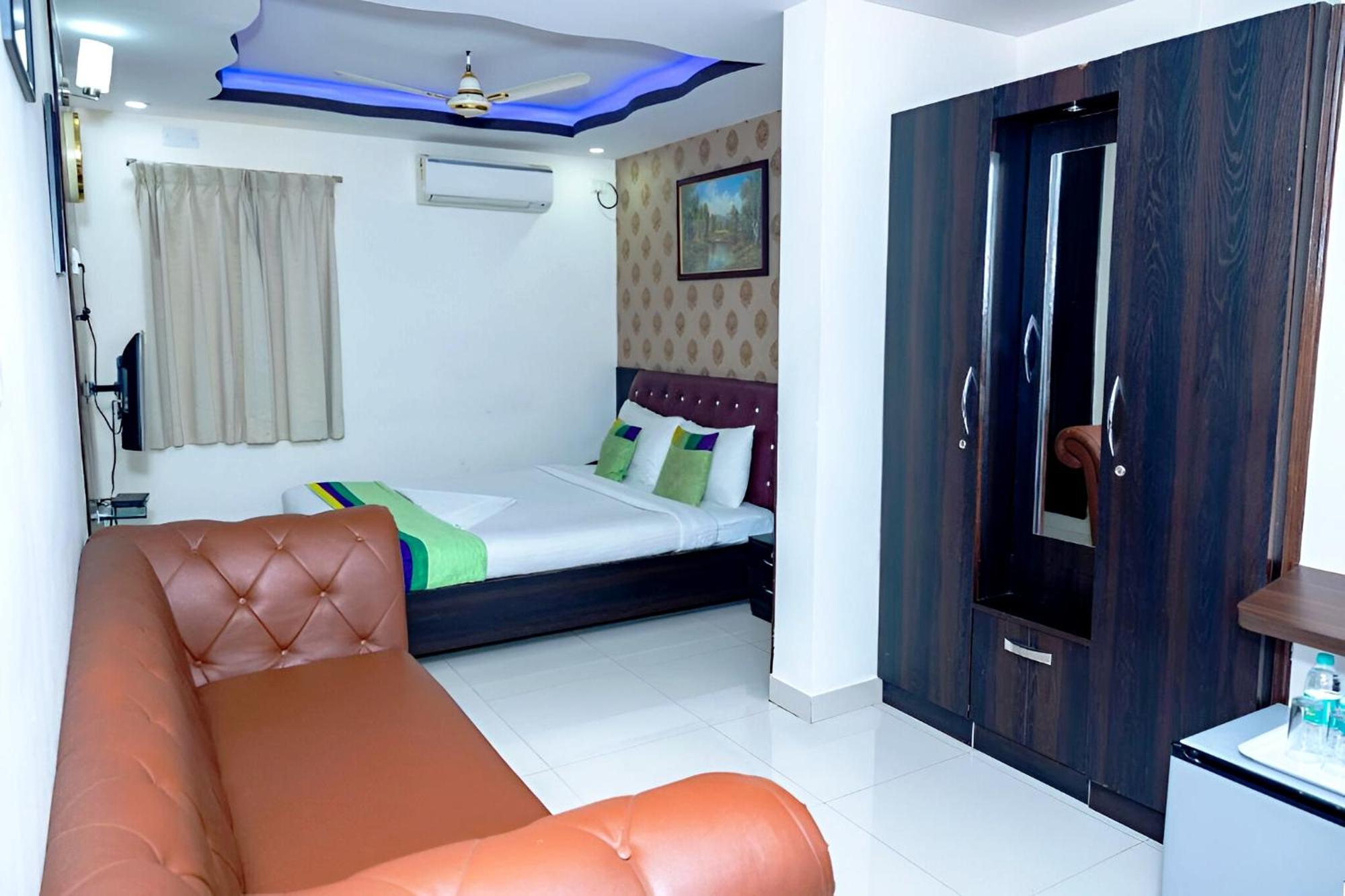Palani Andavar Hotel
