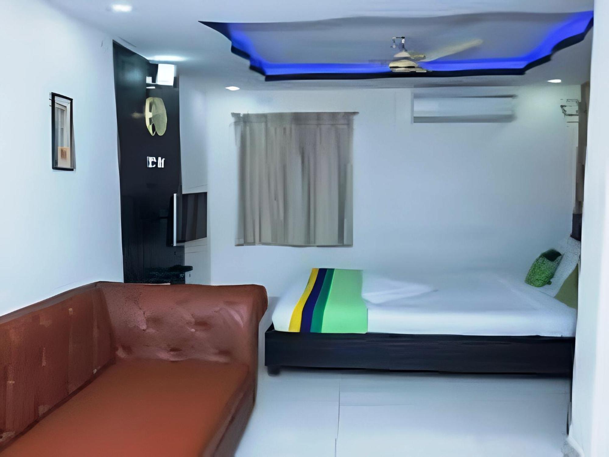 Palani Andavar Hotel